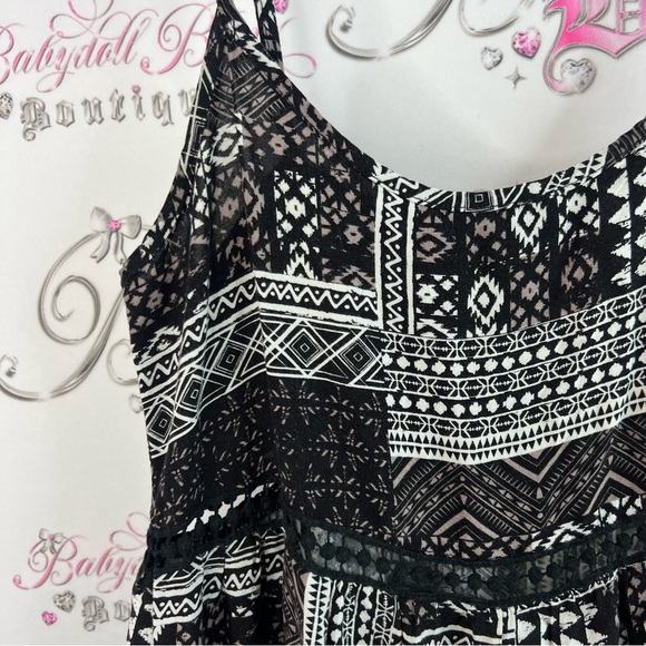 Bluenotes dress ruffle hem Aztec boho white Black and White Patterned Dress - Picture 8 of 12